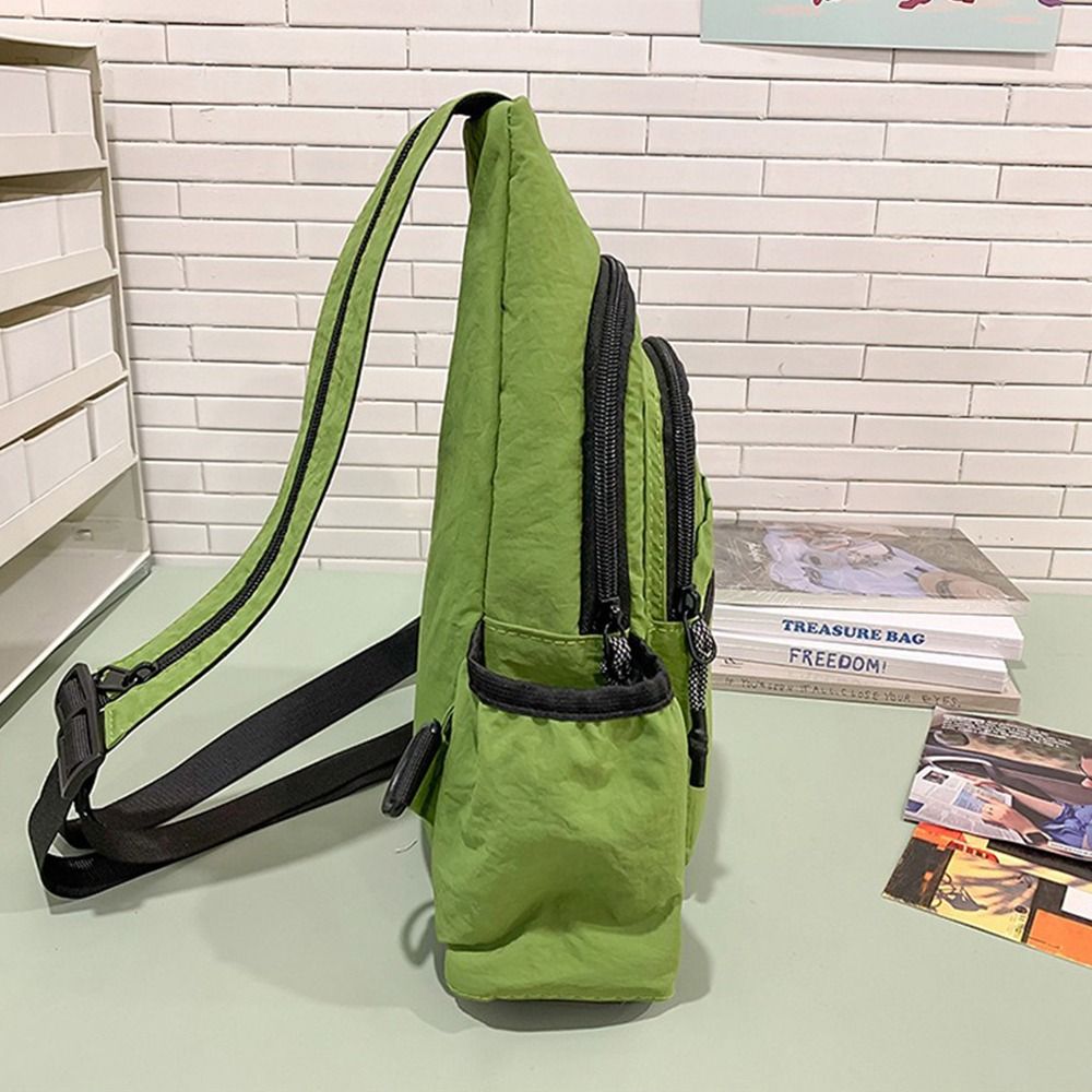 Sling Backpack Shoulder - กระเป๋าสะพายไหล่ขนาดเล็ก กระเป๋าสะพายไหล่ไนลอนอเนกประสงค์ กระเป๋าคาดหน้าอกสำหรับเล่นกีฬา กระเป๋าเป้สะพายหลังสำหรับเดินทางน้ำหนักเบาแบบลำลอง สไตล์มินิมอล